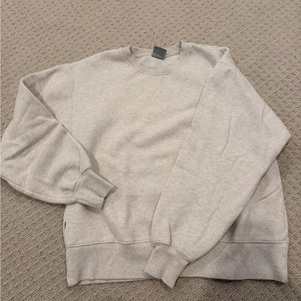 Aritzia TNA BOYFRIEND crewneck